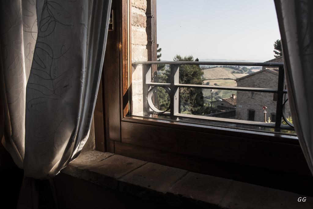 Mons Major Relais Villa Montemaggiore al Metauro Szoba fotó